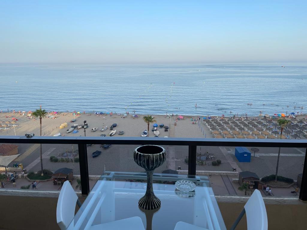 Apartamento Primera Linea Playa. Фуeнхирола Екстериор снимка